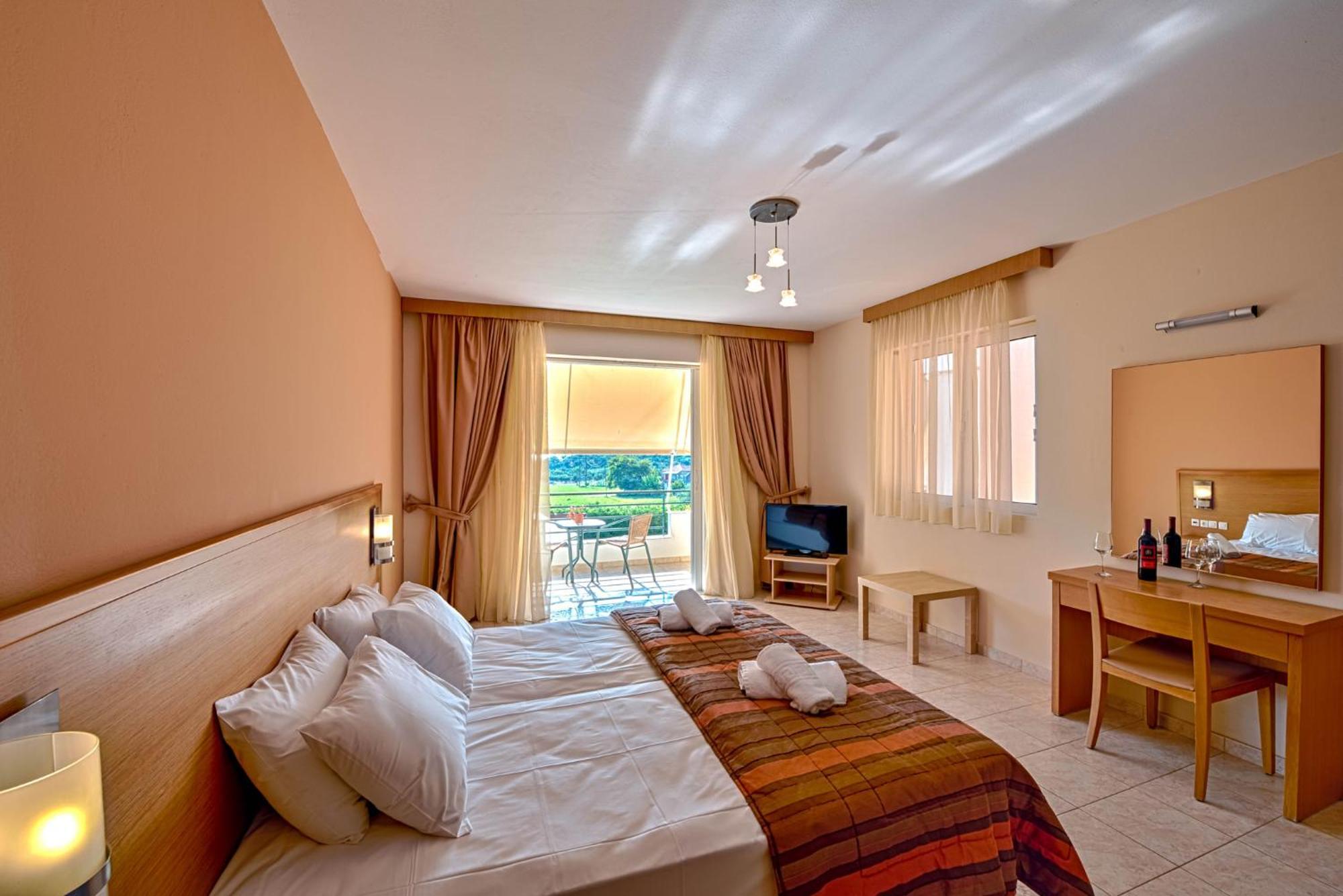 Anilio Plaza Lejlighedshotel Zacharo Værelse billede